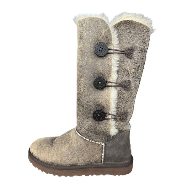 UGG Women’s Bailey Button III Brown Bomber Tall Winter Boot Size US 10 - Picture 3 of 10